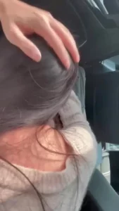 带着女友闺蜜去野外车震对白刺激差点被发现